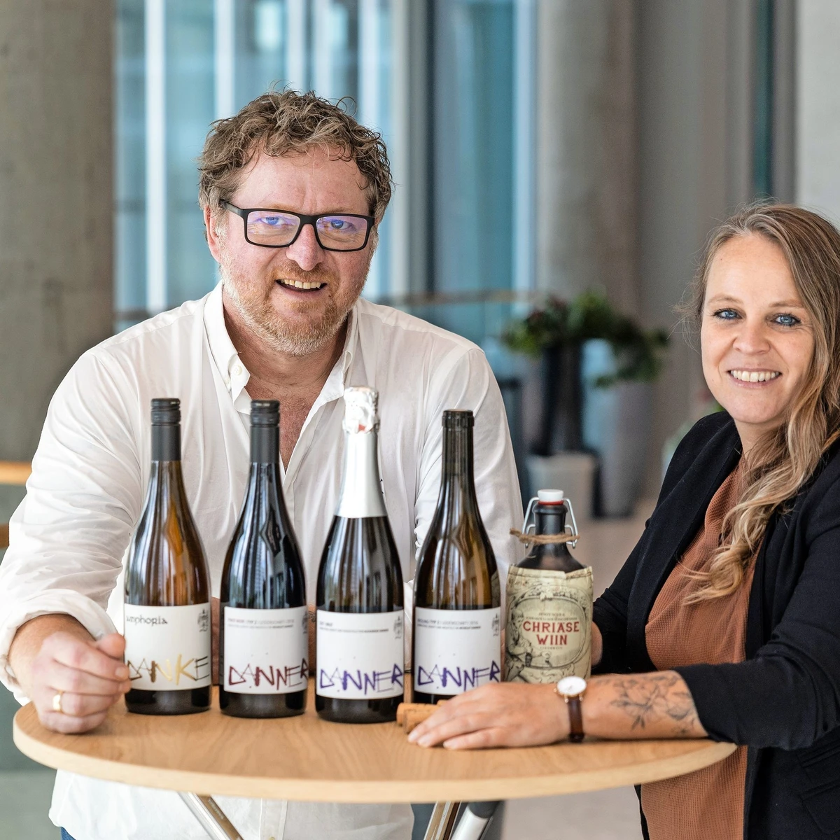 Alexander Danner mit einer Auswahl seiner Naturweine